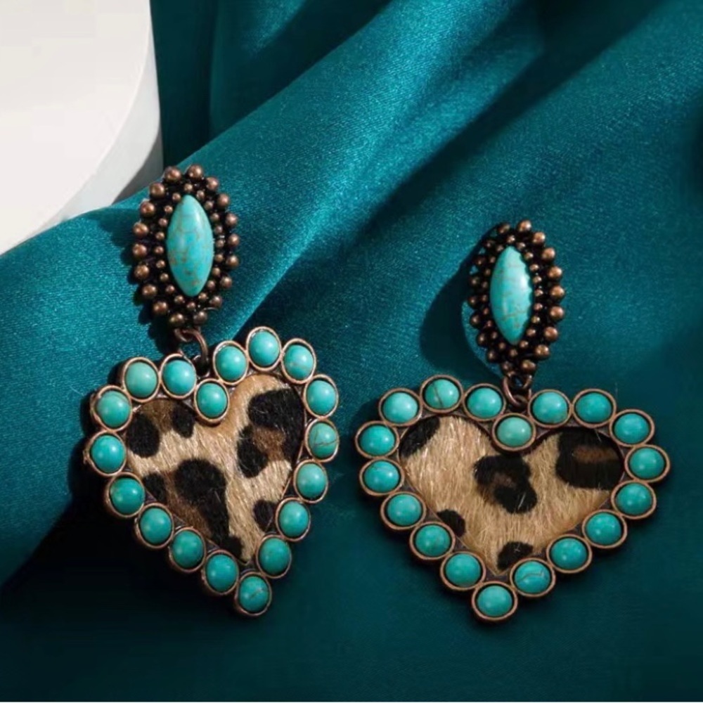๐๐๐3 for 12$๐๐๐Heartshaped Leopard Print Earrings - Picture 4 of 7